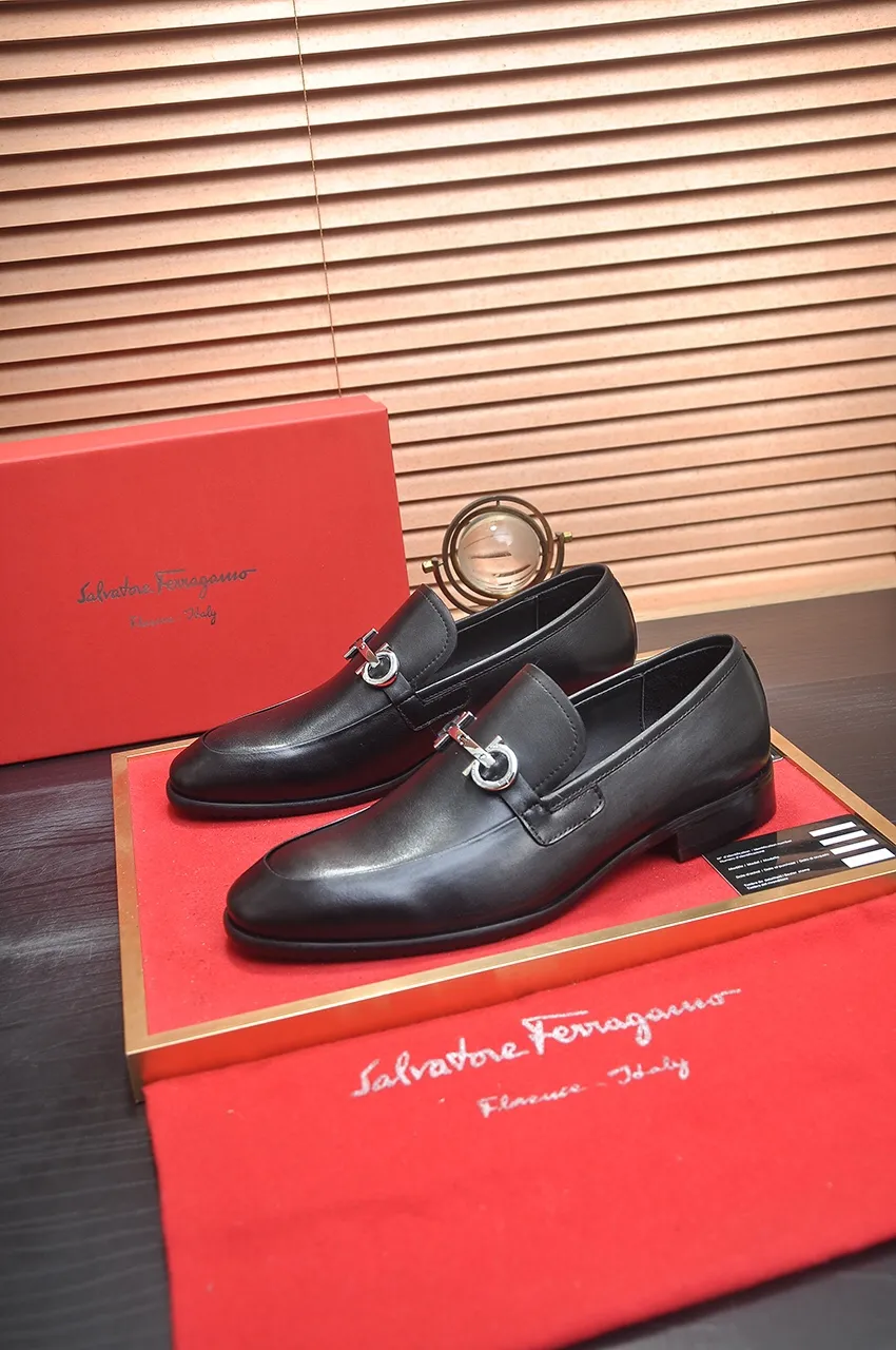 Men's shoes 💰520💶【Ferragamo/Ferragamo】The latest model in the counter. Original imported high-quality cowhide with open sides + imported 🐂 water-dyed cowhide lining + original luxury metal buckle + original combination outsole. No pressure for comparison. 38--45 (45 is custom-made and cannot be returned or exchanged)